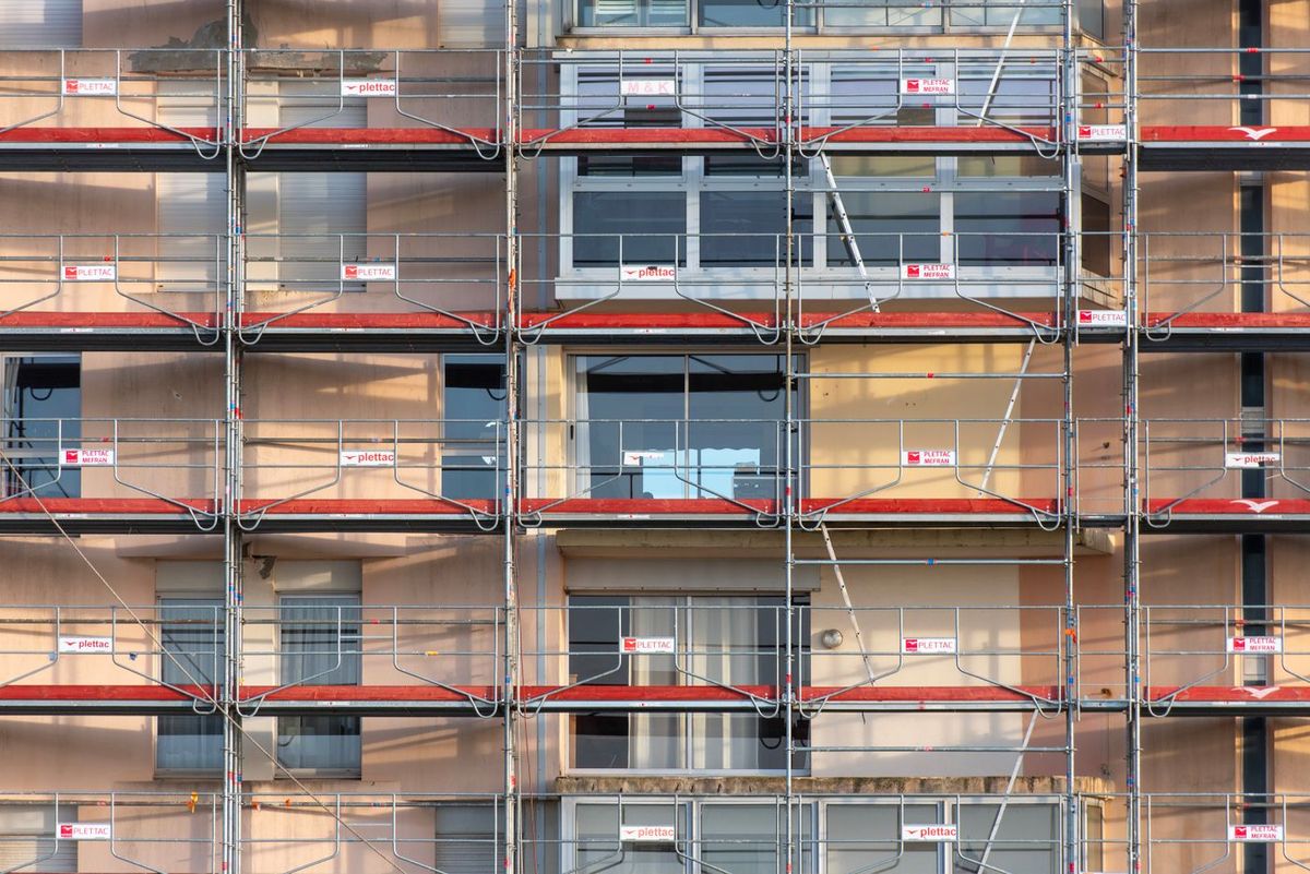 Fassade mit Gerüst